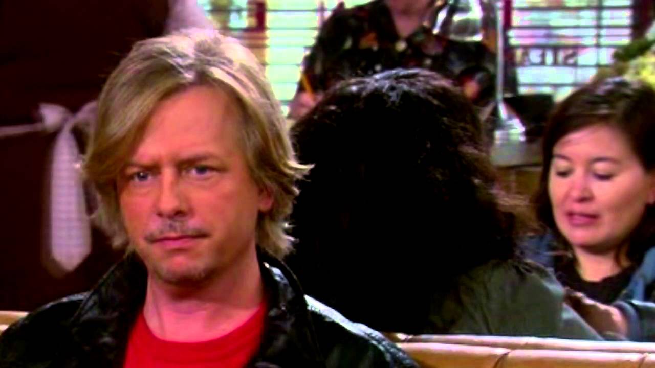 Rules of Engagement S05E21 The Jeff Photo