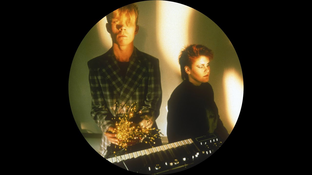 Don't Go ( Victor Eichler Remix )