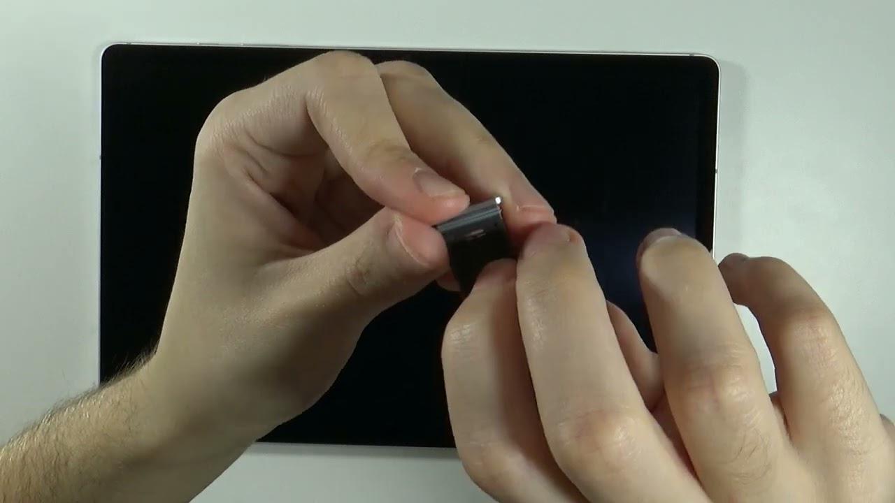 Samsung Galaxy Tab S10+/S10 Ultra: как вставить SD-карту — Установка карты памяти microSD