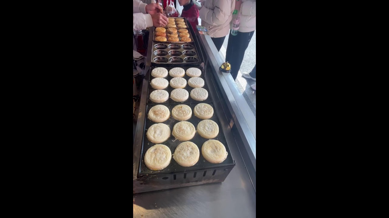 Delicious food live