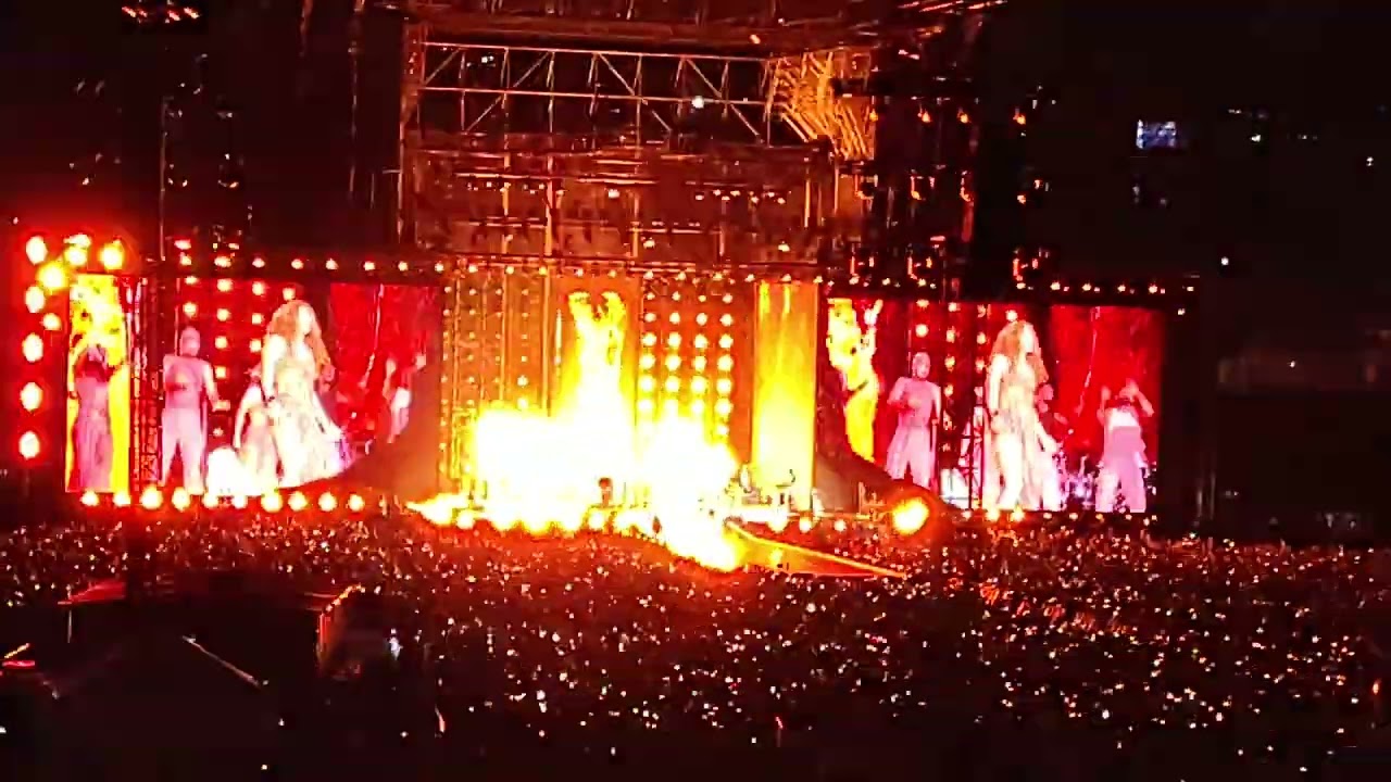 La Bicicleta/La Tortura Live (Las Mujeres ya no Lloran Word Tour) El Salvador