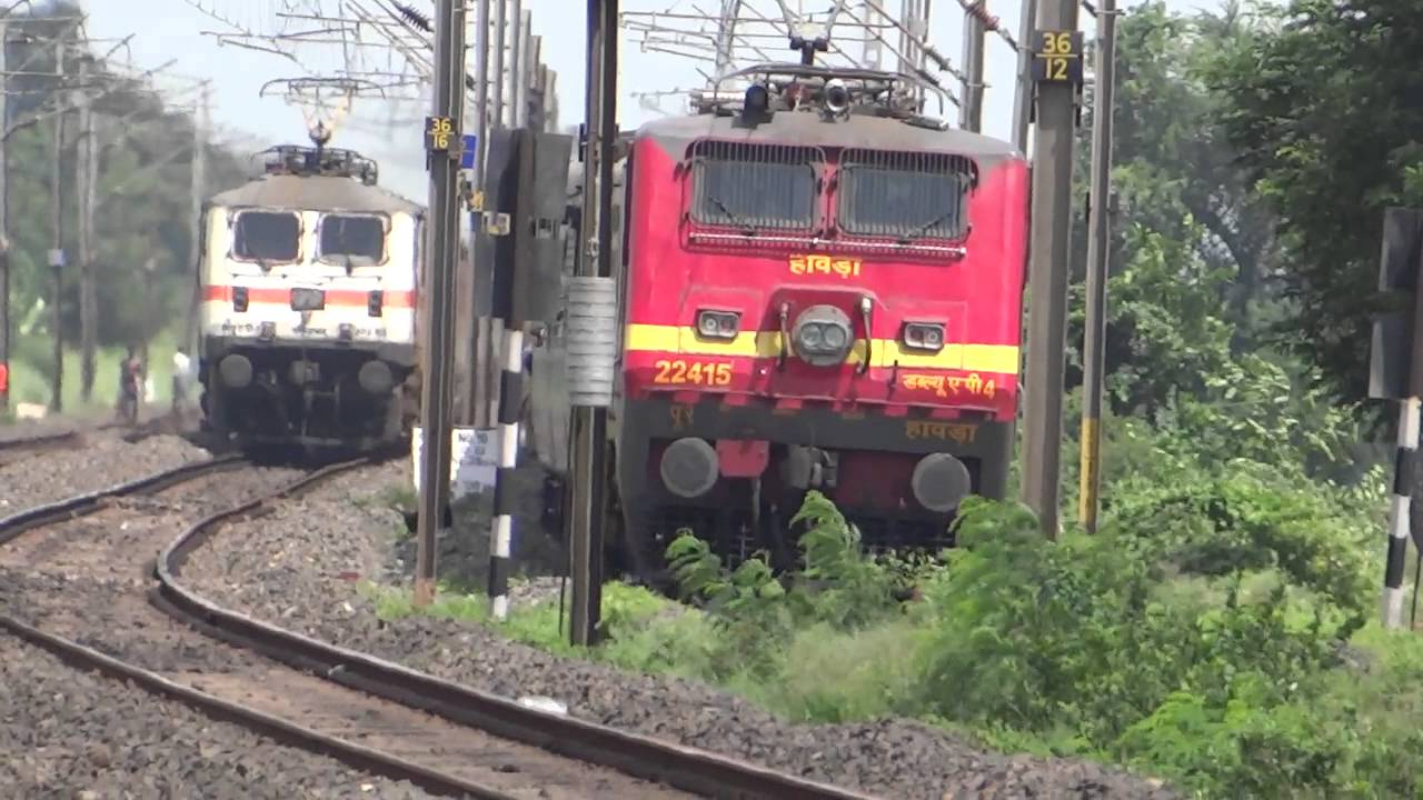 RARE PARALLEL ACTION: Ex.WAP 6 COALFIELD GIVES VICTORY TONE OVERTAKING WAP 7 HOWRAH RAJDHANI