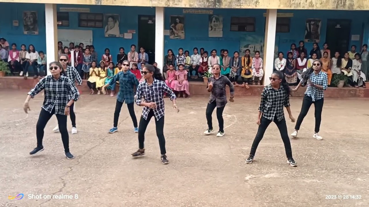 काला चश्मा पर थिरकी लड़कियां..💐#viral #youtube #dance #bastar