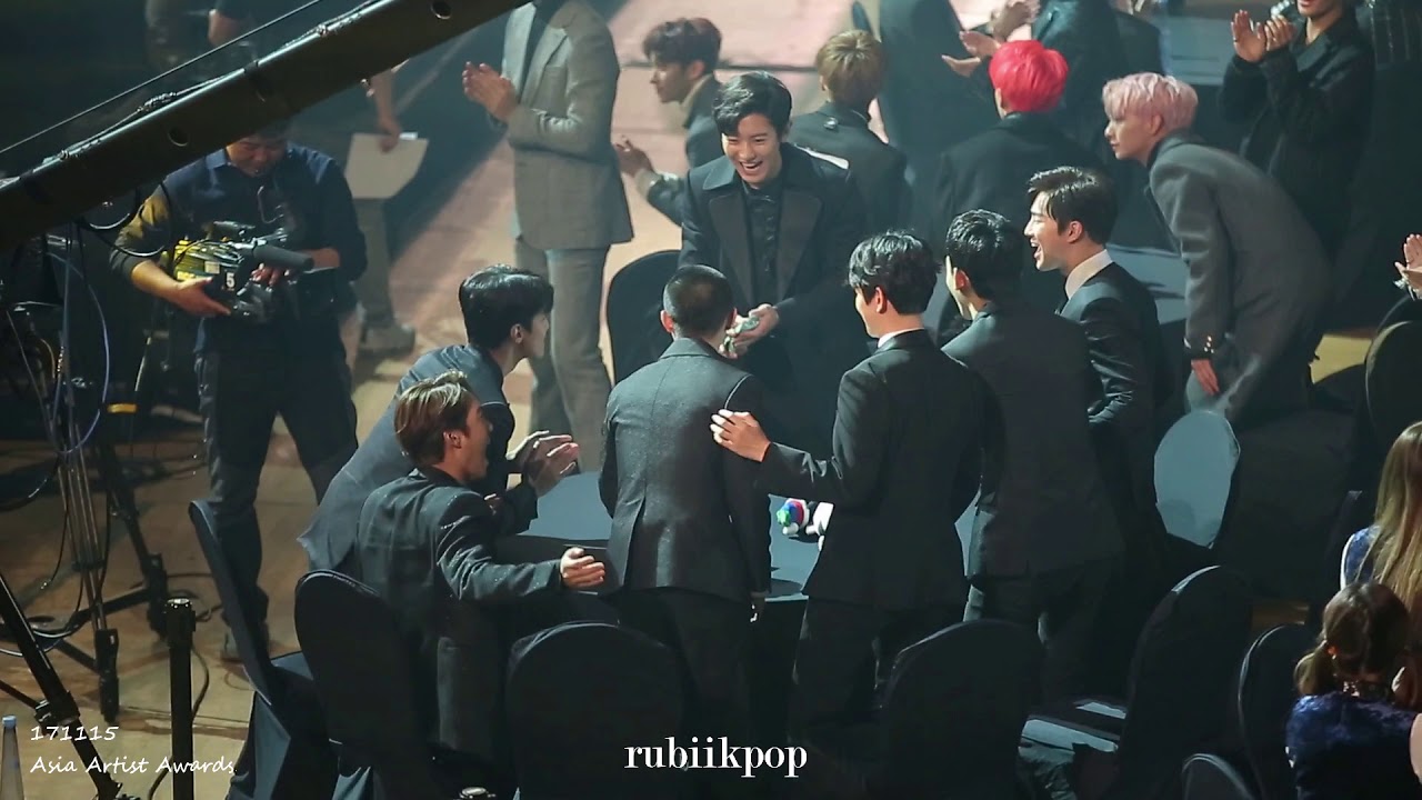 171115 AAA - D.O. & EXO wins Popularity Award! 디오 (도경수) 엑소 인기상 수상  (Asia Artist Awards)