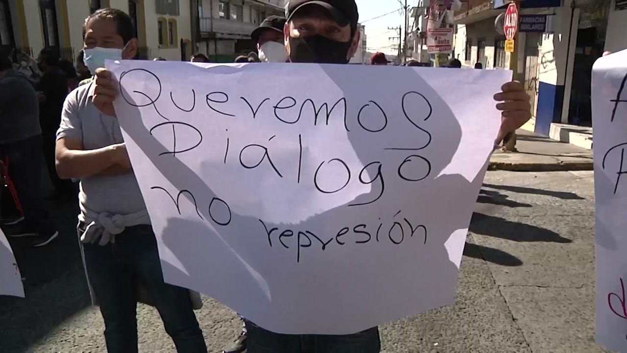 Comerciantes  informales de la Plaza Clavijero se niegan a pagar cobro de piso en Xalapa