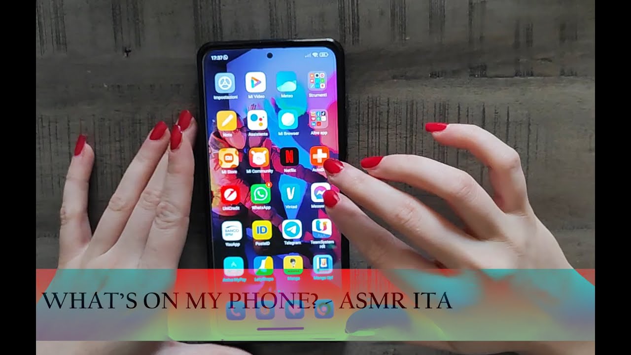 WHAT'S ON MY PHONE? [COSA C'E' NEL MIO TELEFONO?] - WHISPERING ASMR ITA