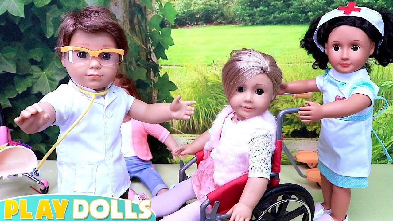 Doctor and Nurse Save Baby Doll with Wheelchair / PLAY DOLLS