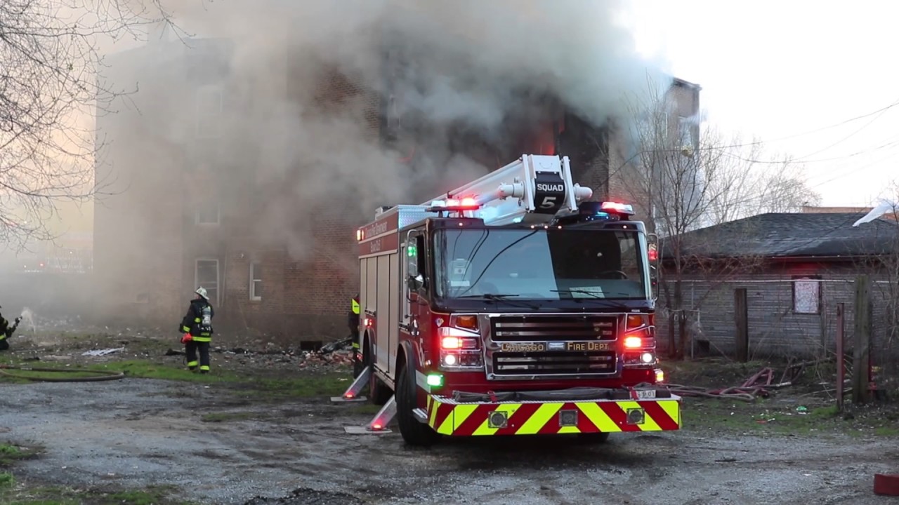 New Chicago Snorkel Sets Up at 2-11 Alarm Fire