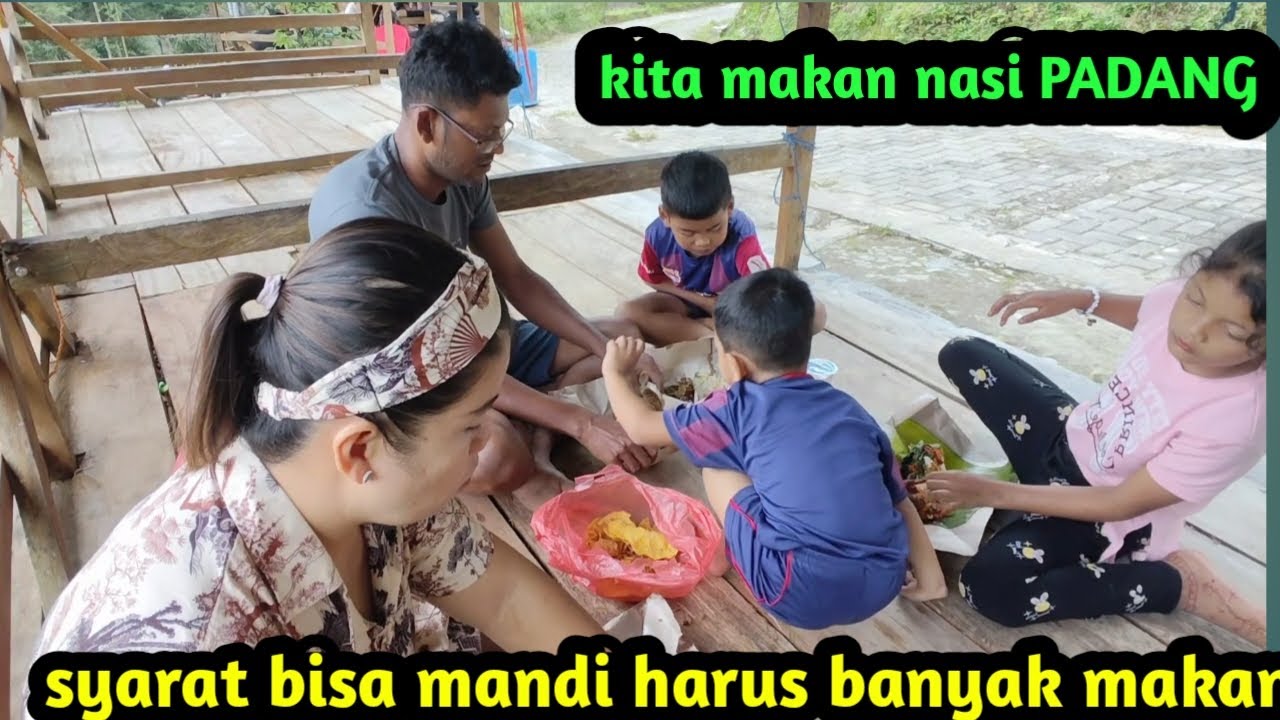 Kita Beli Nasi Padang Makan di tengah tengah gunung