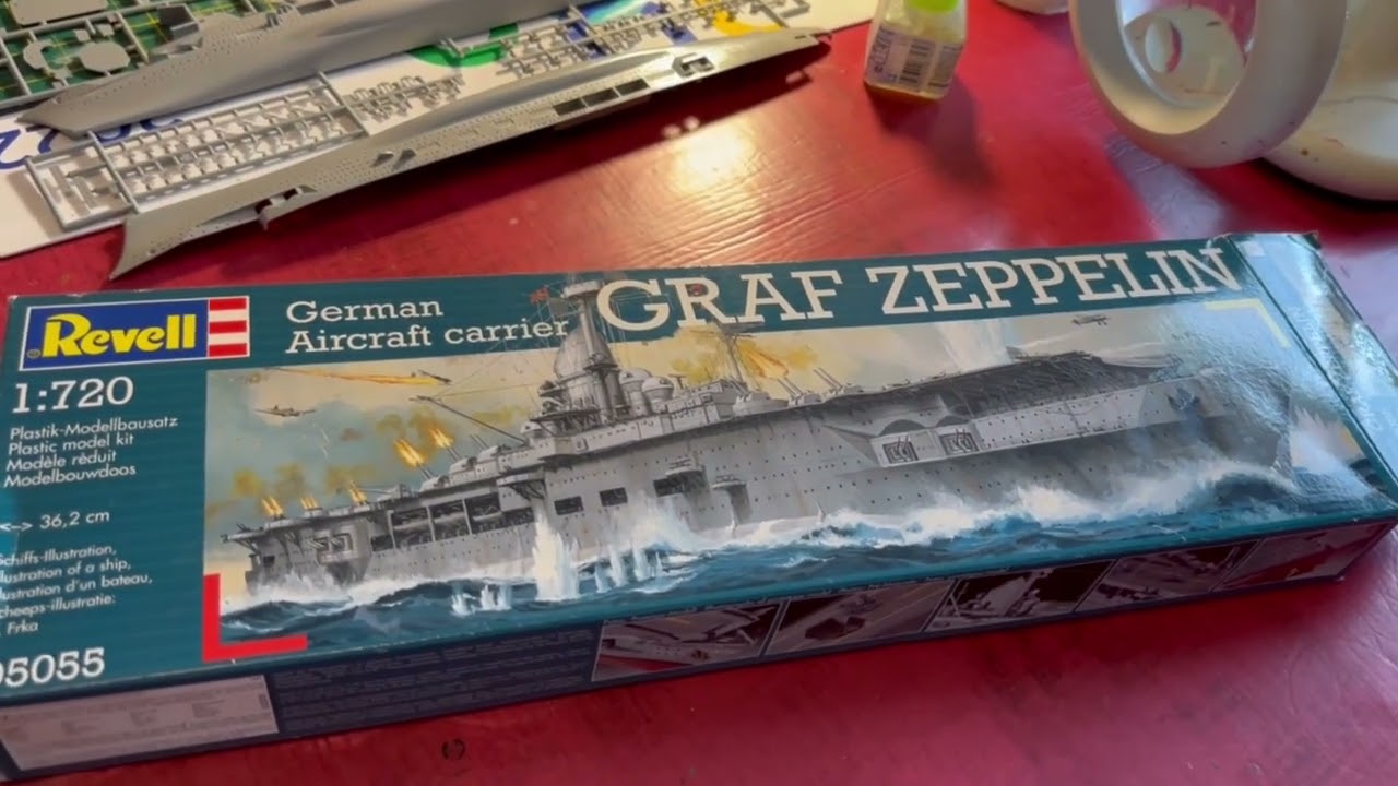 Bernard s'attaque à la fabrication de la maquette du porte-avions allemand Graf Zeppelin