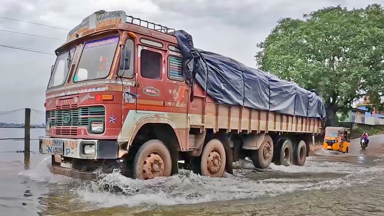 Bada Dost ASHOK LEYLAND Heavy Loaded Truck 2023 Vehicles Conquers Water Fountain Challenge!!