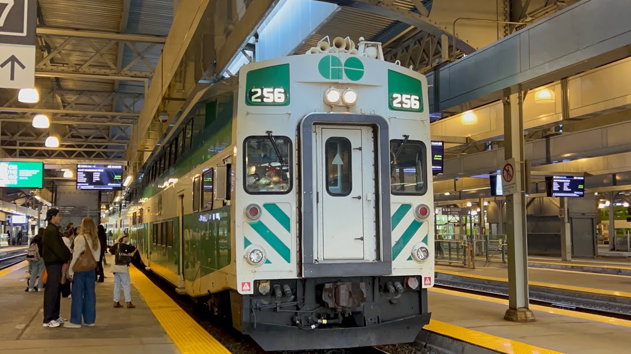 GO transit railfanning at Mimico and Union Station!
