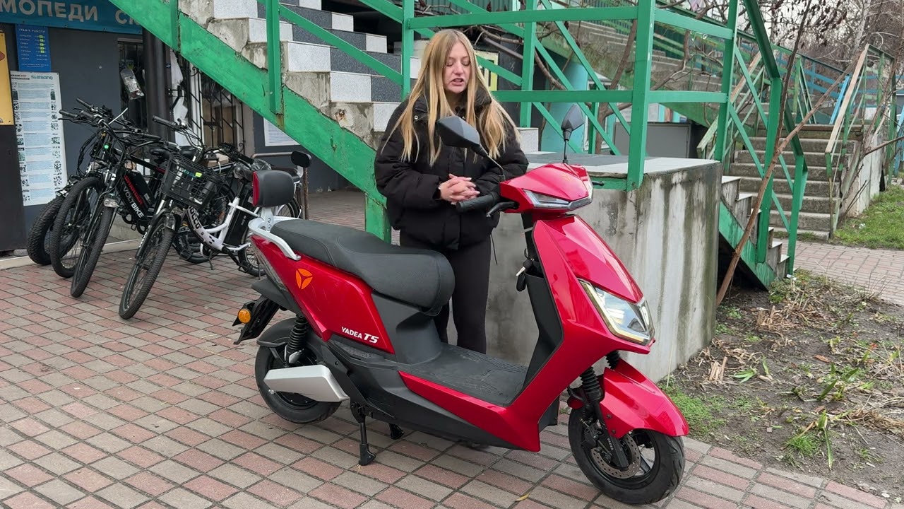 Електроскутер YADEA T5 &mdash; червоний | Стиль і потужність ⚡