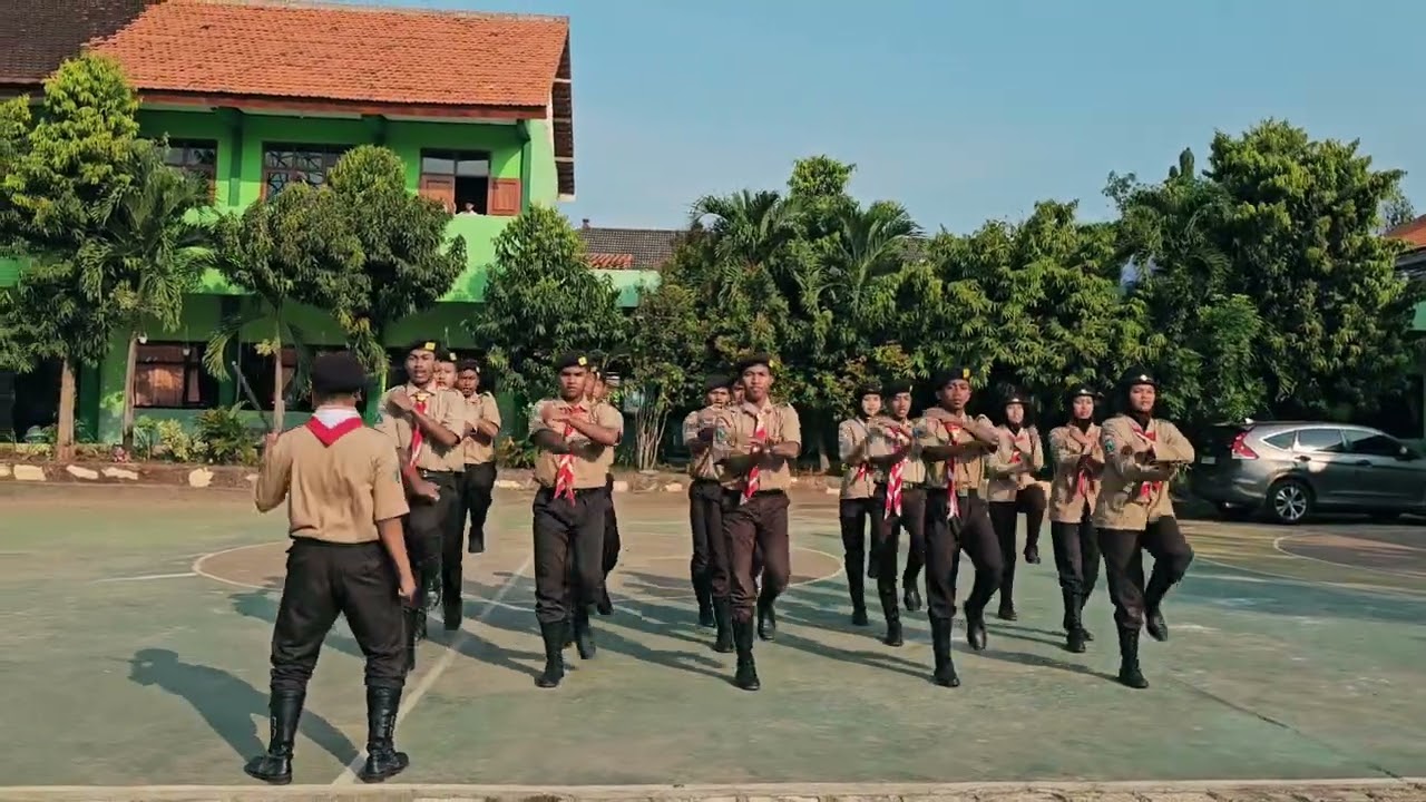Lomba Kreasi Baris Berbaris Madrasah (LKBB) PAKURA MAN 1 Tuban