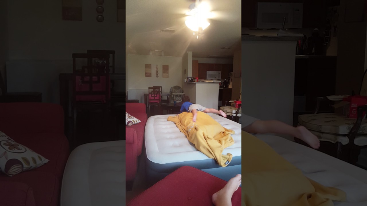 Deflating the air mattress
