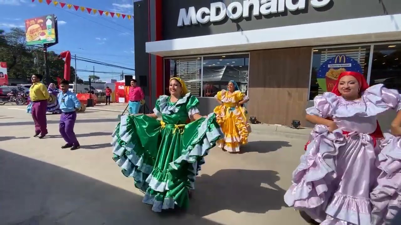 Inauguración Del Nuevo McDonald’s en Usulutan Este. 