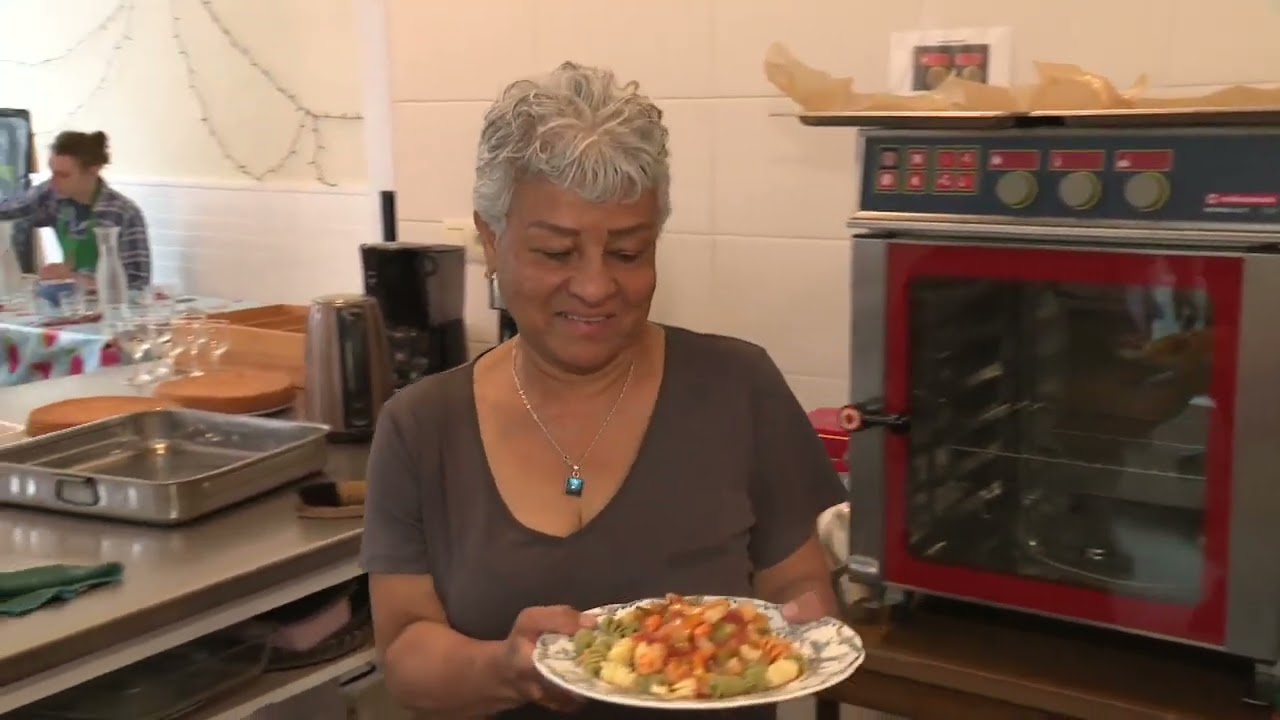 Kom à la maison : le restaurant participatif d'Etterbeek, fabrique de repas et de liens