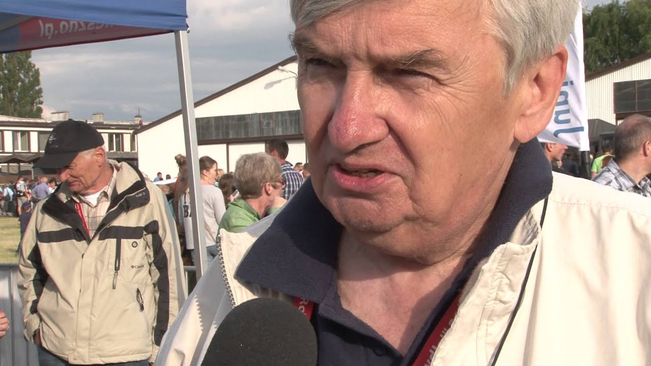 Tadeusz Sznuk komentator Pikniku Szybowcowego w Lesznie - Strzyżewicach