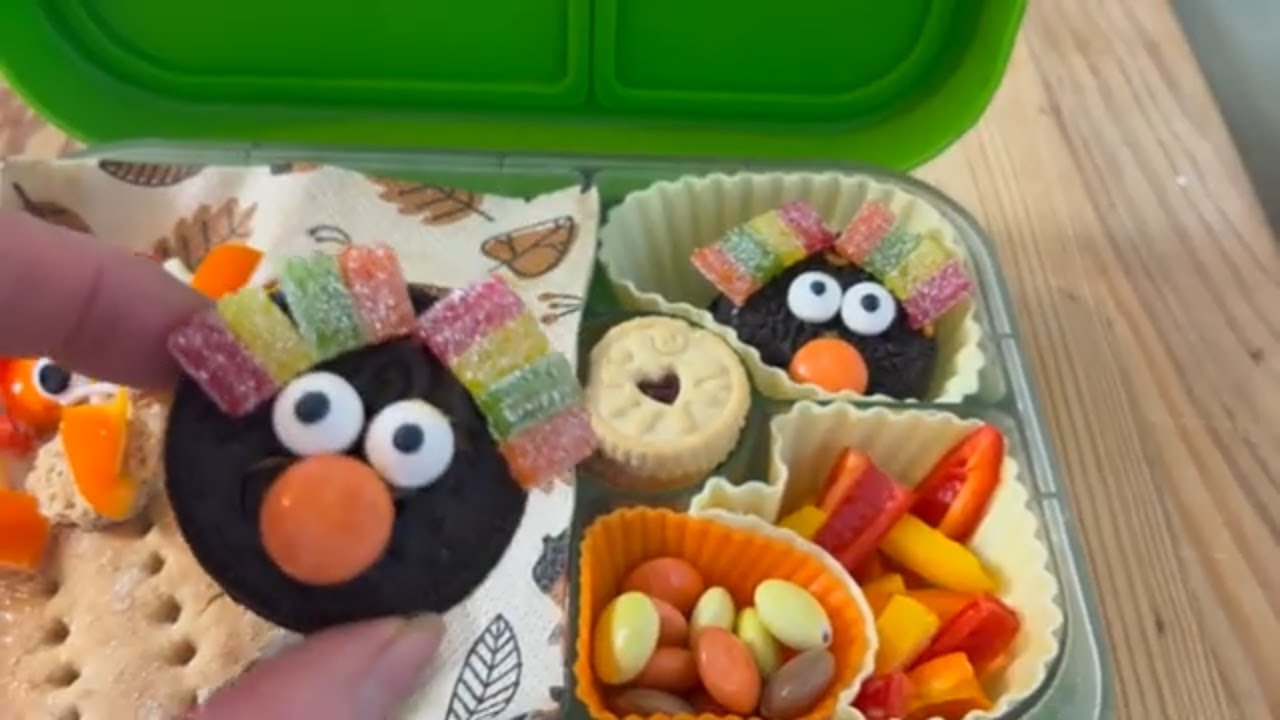Cute turkey sandwich lunch box idea for Thanksgiving | Lunchbox World