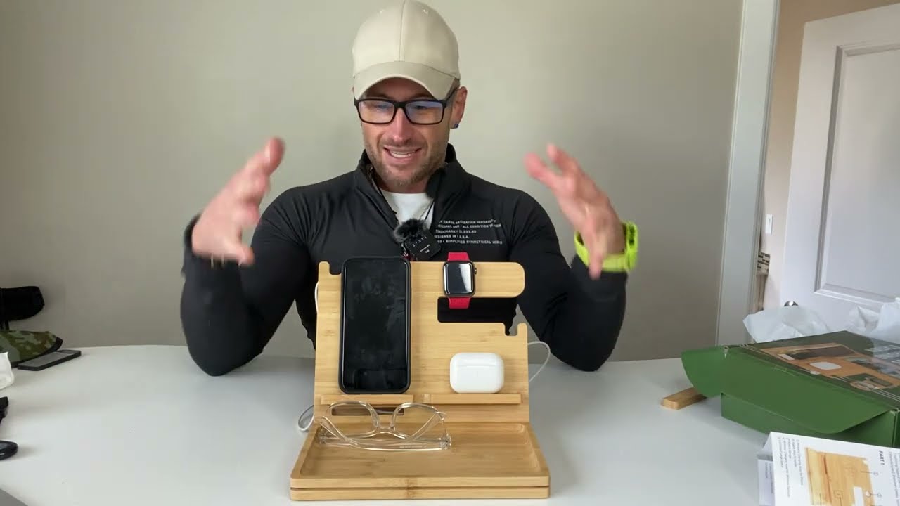 Беспроводное зарядное устройство Bamboo для вашего стола или прикроватной тумбочки &mdash; iPhone/Airpods/Apple Watch