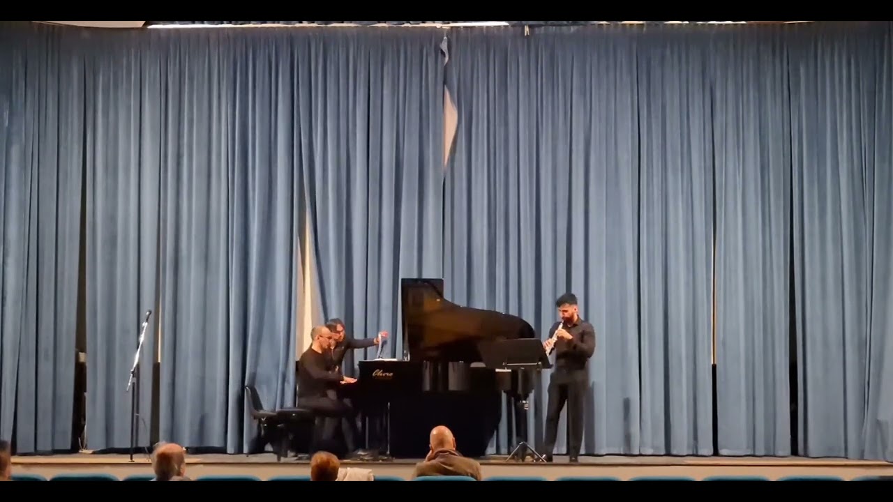 P. Hindemith - Sonata for Oboe and Piano - II Sehr langsam-Lebhaft-Sehr langsam-Wieder lebhaft.