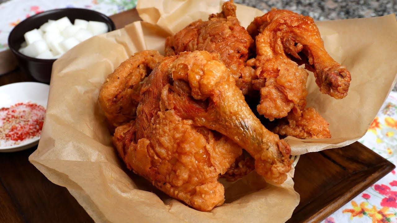 Жареная курица по-корейски в ярмарочном стиле  (Sijang-tongdak: Market fried chicken) 시장통닭