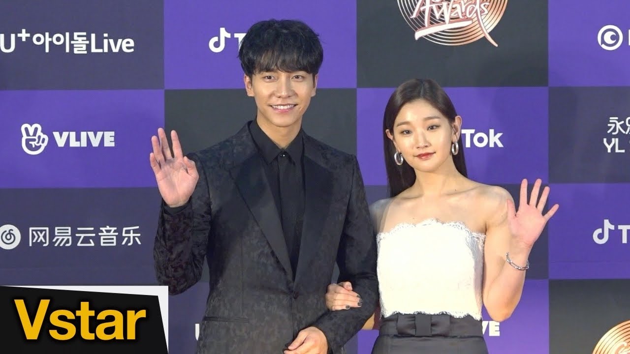 빛나는 이승기(Lee Seung Gi) & 박소담(Park Sodam) MC 소감 @2020 골든디스크어워즈 레드카펫 (Golden Disk Awards)