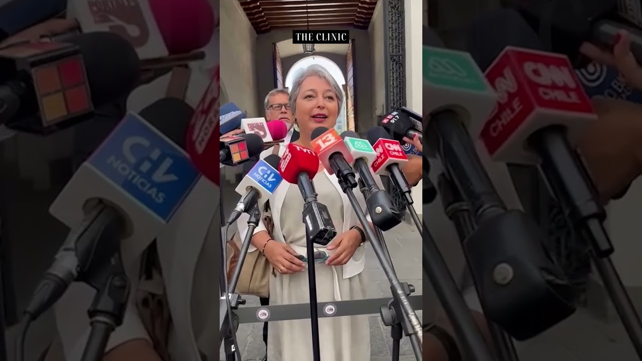 👉 Jeannette Jara lleg&oacute; hasta La Moneda para participar de una nueva reuni&oacute;n del comit&eacute; pol&iacute;tico