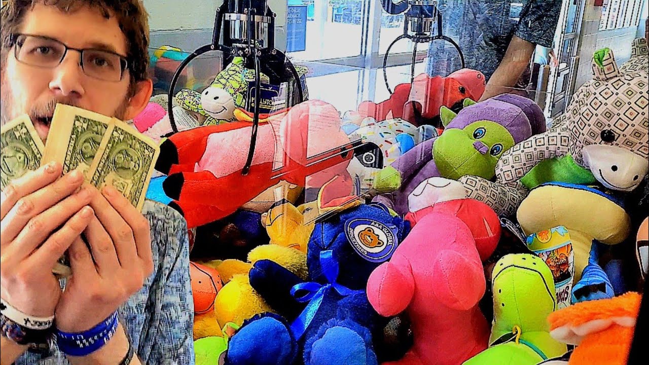 Rare colored Scooby-Doo plush Versus five dollar Claw Machine Challenge!