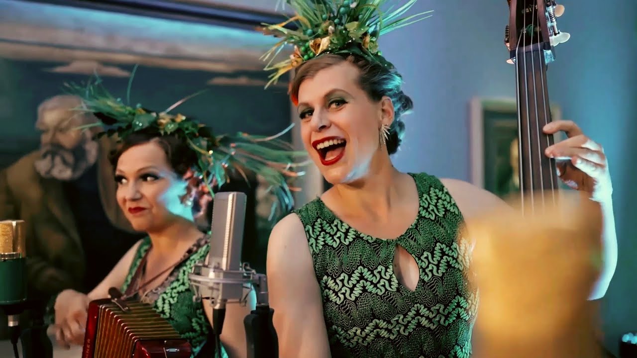 Zucchini Sistaz - Lucky Day (Sasha Cover)