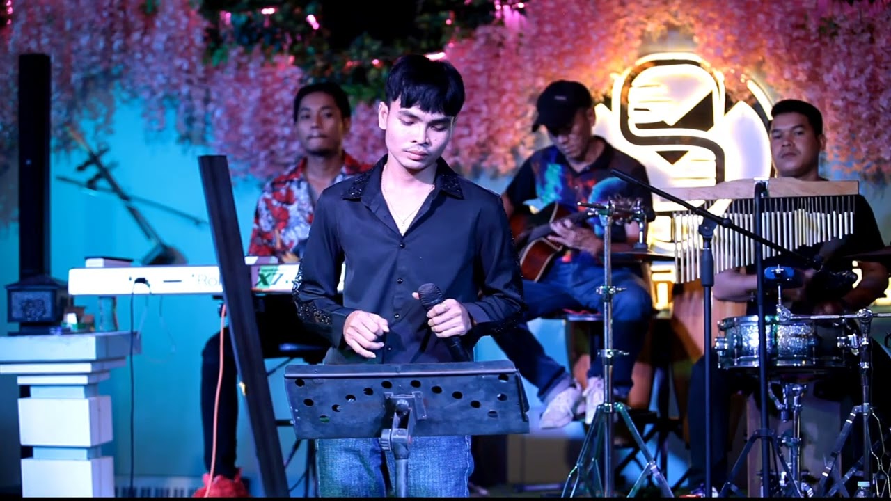 បែកគ្នាទៅ​-​ផាន់វិចិត្រ -  (cover ​ )LIVE Ban-/Sky bar SLAMEAS