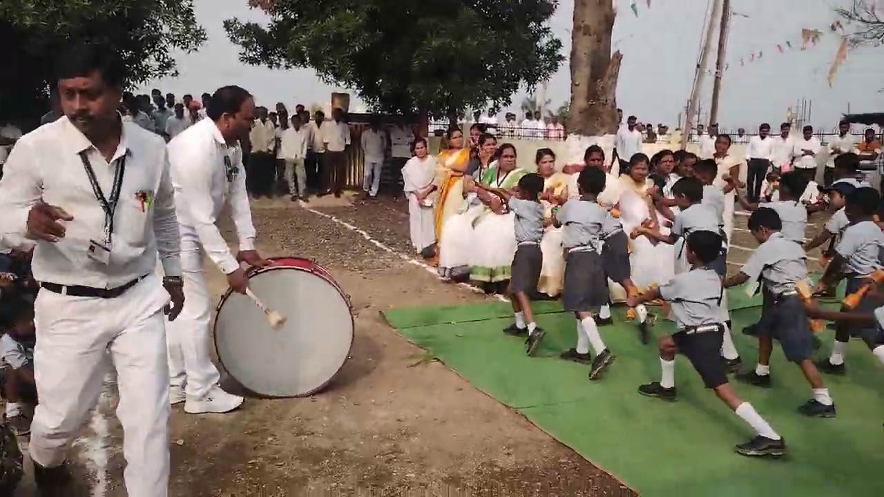 डंबेल्स कवायत @zpschoolshirpurhore 