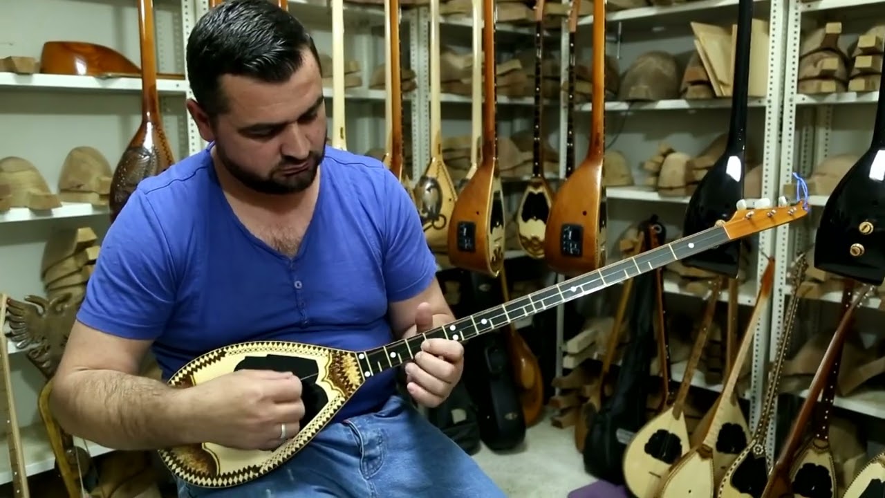 Çifteli, Cifteli të notës G me tre tela dhe gjysëm nota. Playing PRO Albanian Cifteli