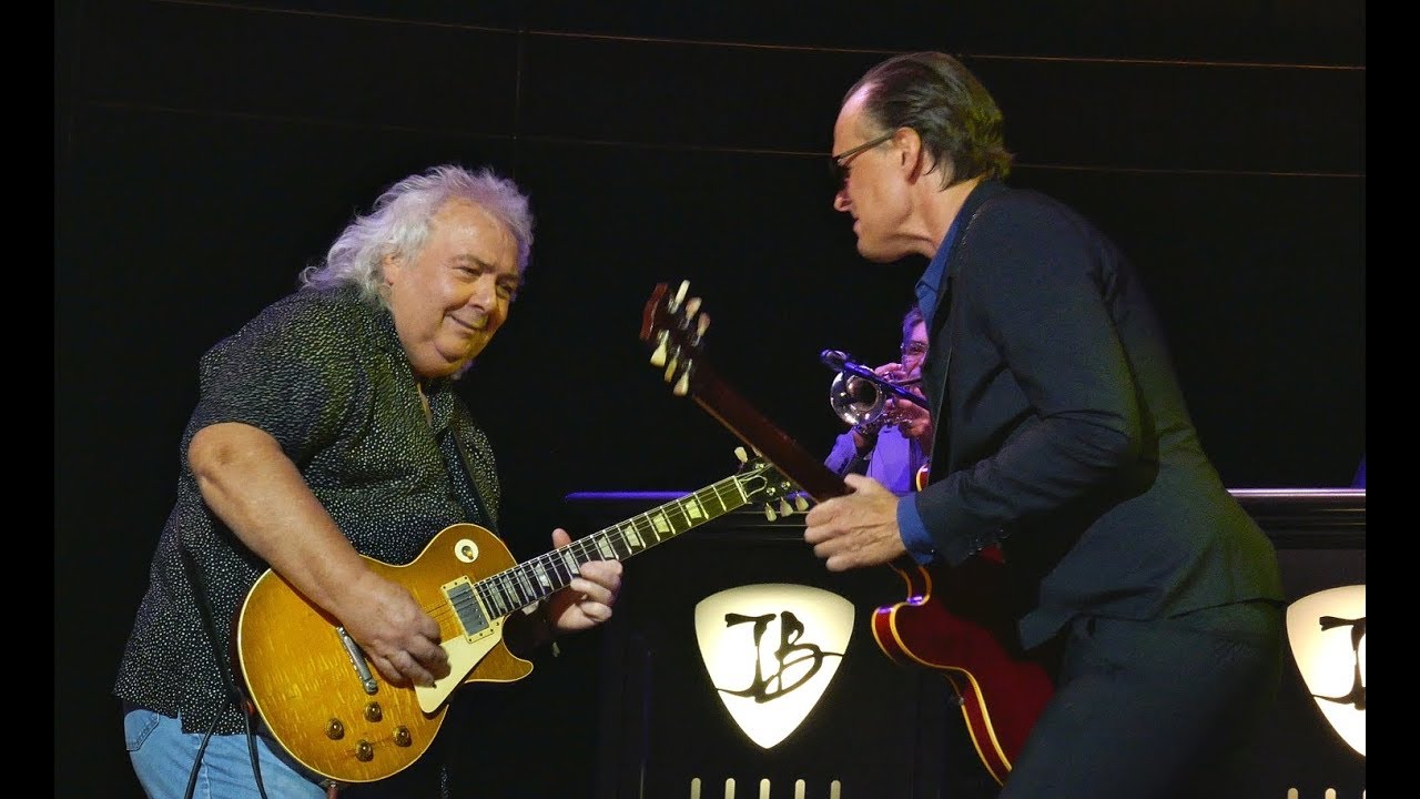 Joe Bonamassa - I Get Evil - with Bernie Marsden - at the RAH April 26, 2019