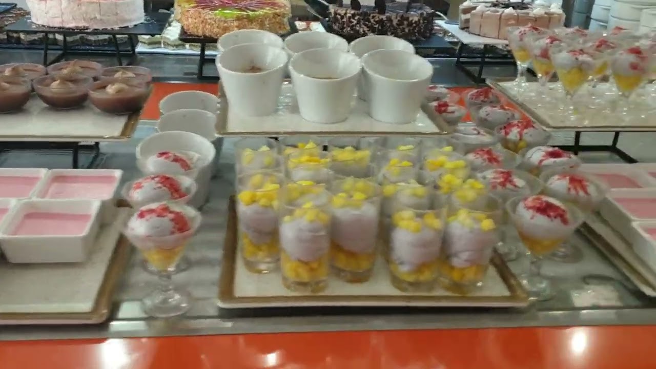 Nhiều món ăn ngon ở khách sạn Cortijo Blanco. De nombreux plats délicieux de l'hôtel Cortijo Blanco.