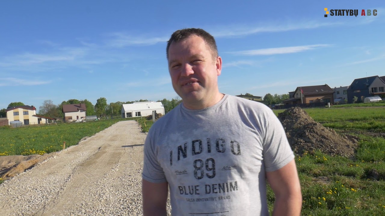 Prie statomų namų daromas kelias