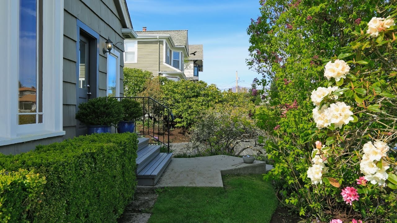 Beatiful Front Porch for a Really Warm Welcome * Home Design