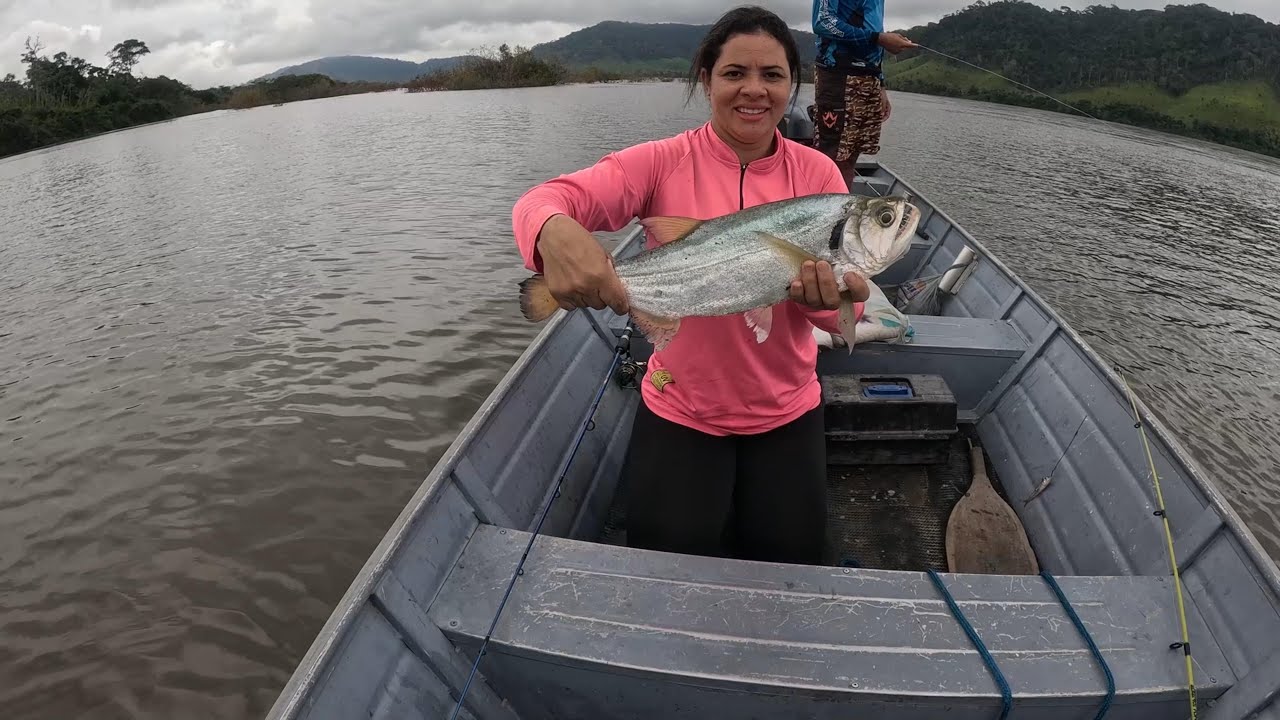 PESCARIA COM MUITO PEIXE PEGAMOS CHUVA E NO FINAL UM ALMOÇO EM FAMILHA