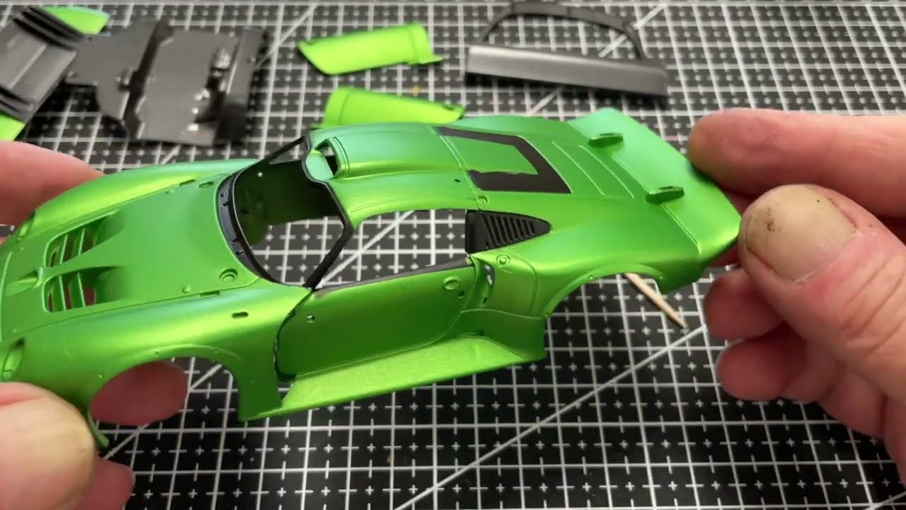 Revoslot Porsche 911 GT1 Aufbauanleitung vom Whitekit zum fertigen Slotcar