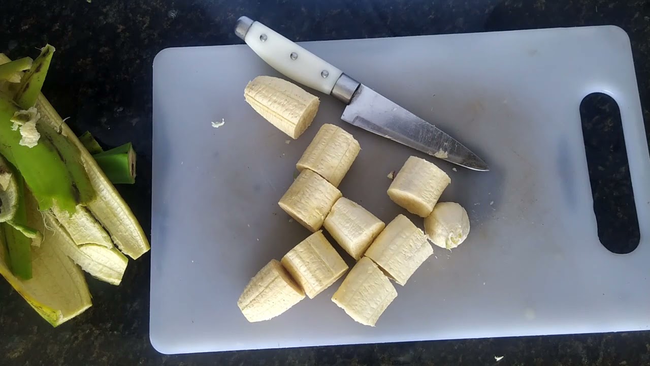 MIGAS DE PLATANO CON CHICHARRON