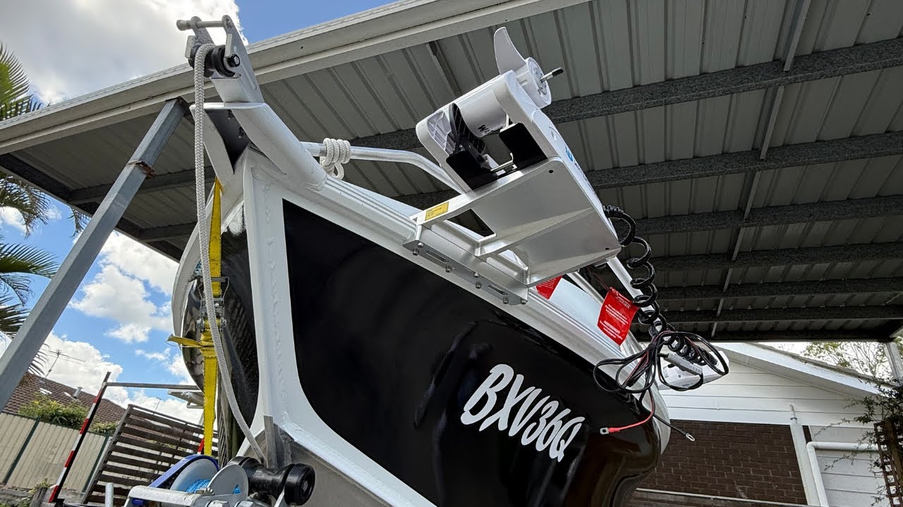 EMD M5534 Bracket Install on a Quintrex 520 Ocean Spirit Pro (Aluminium Fishing Boat)  #australia
