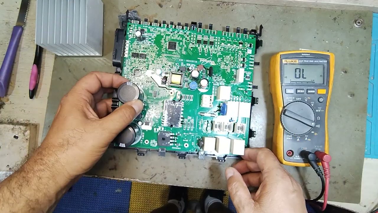 Máquina lavar Brastemp Inverter - Placa principal não liga nada. Mod BNF11SANA. Se inscreve  canal.
