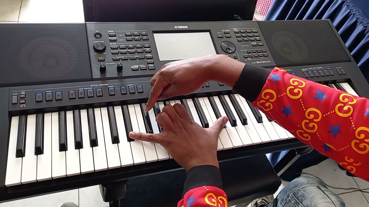 OUR GOD IS AN AWESOME WORSHIP TUTORIAL /PASSING CHORDS $ VOICING