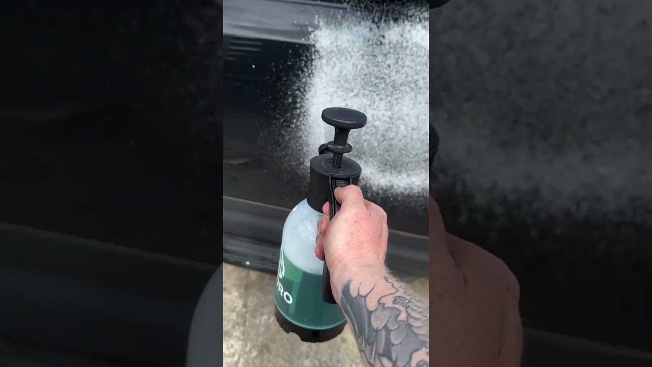 Hydro spray + snow foam: the ultimate car cleaning duo #valeting #detailing