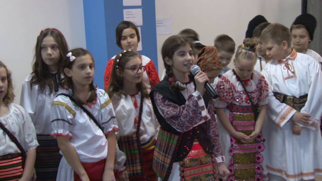 serbare de Craciun 2015 clasa a IV-a D CNAM Bistrita