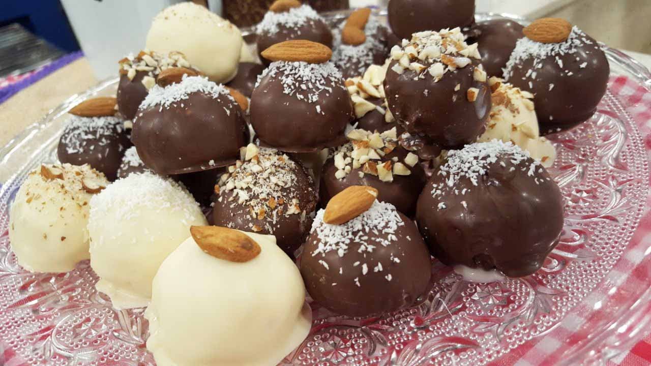 Cocobon, bombones de coco y leche condensada bañados en chocolate