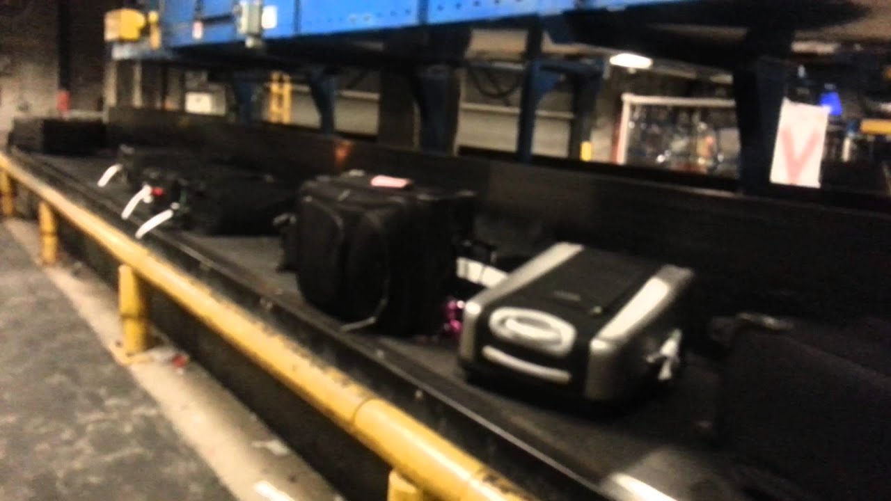 JetBlue Airways Terminal 5 Bagroom at JFK (rare footage)