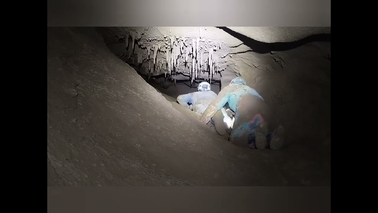 Première au Chat Blanc : Galerie des Concrétions 
