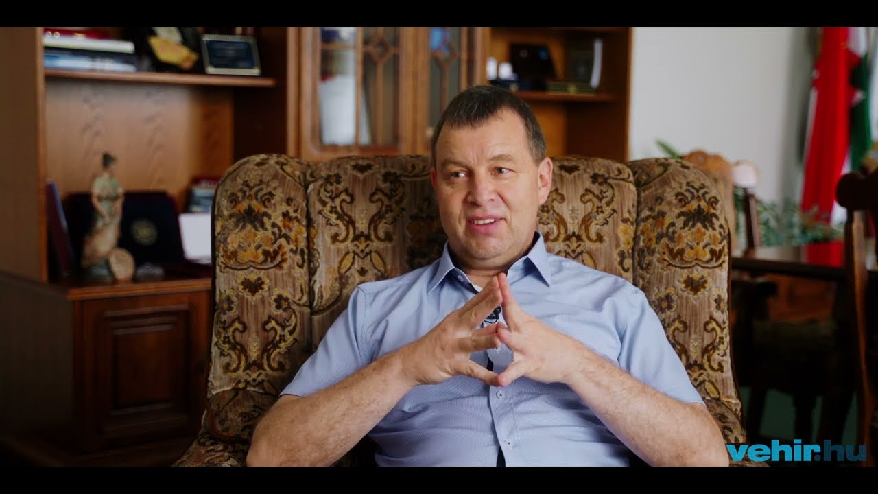 A leköszönő rektor, Gelencsér András története