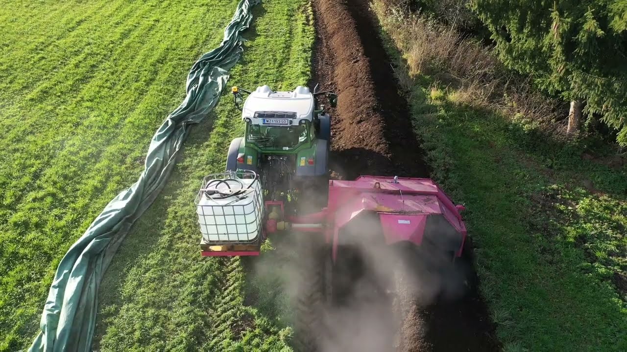 Kompost wenden 2022 | Fendt 211 Vario | turning compost | Mist wenden